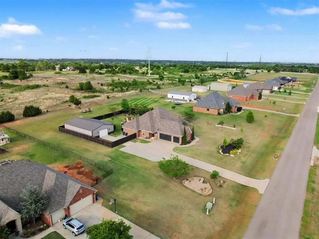 Photo 47 — 301 Meadow Lark Lane, Blanchard, OK 73010