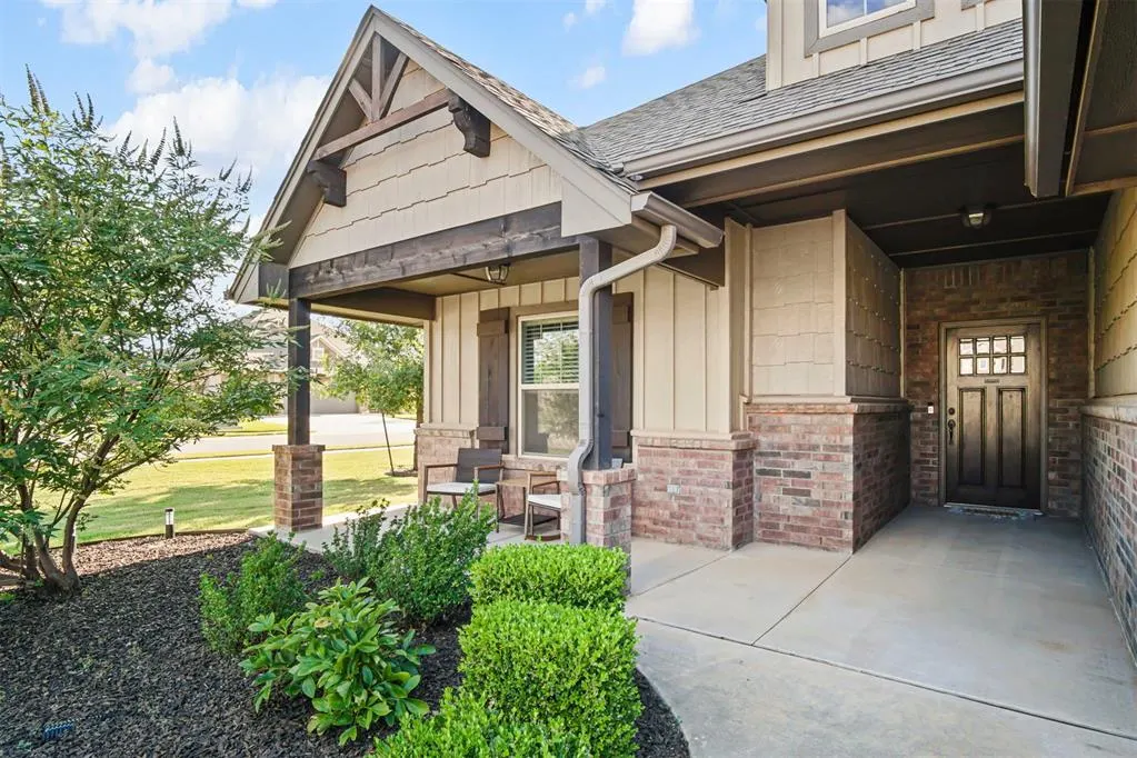 Photo 3 — 4909 Mahogany Drive, Edmond, OK 73025