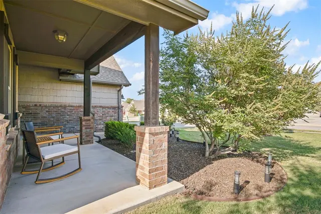 Photo 4 — 4909 Mahogany Drive, Edmond, OK 73025