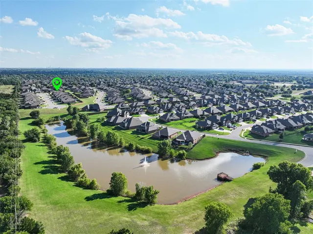 Photo 6 — 4909 Mahogany Drive, Edmond, OK 73025