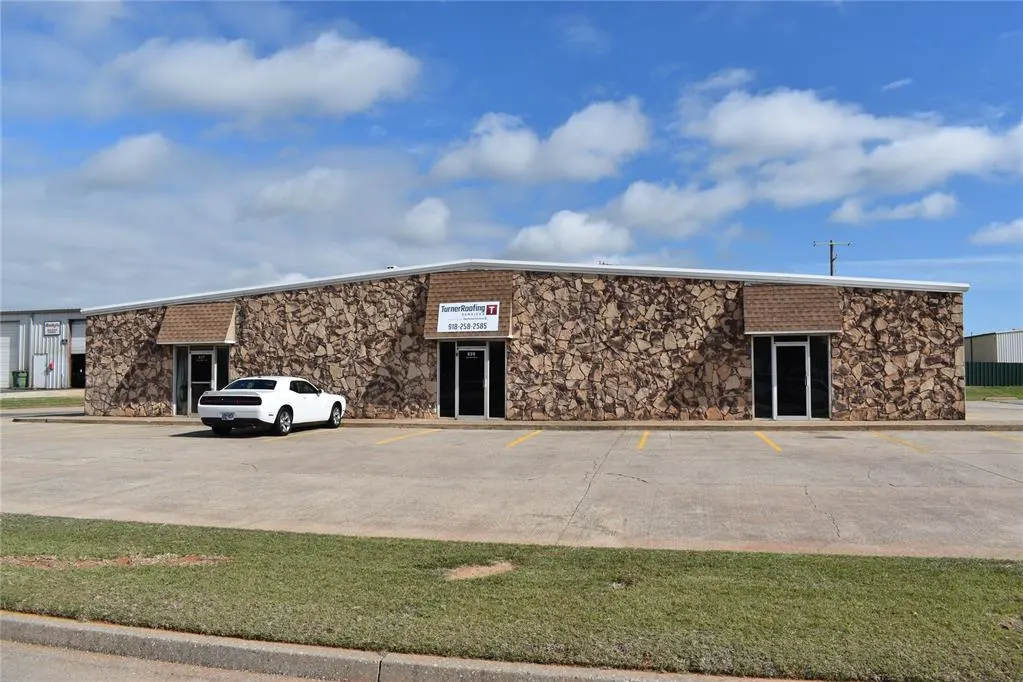 Front exterior — 841 Industrial Drive, Yukon, OK 73099