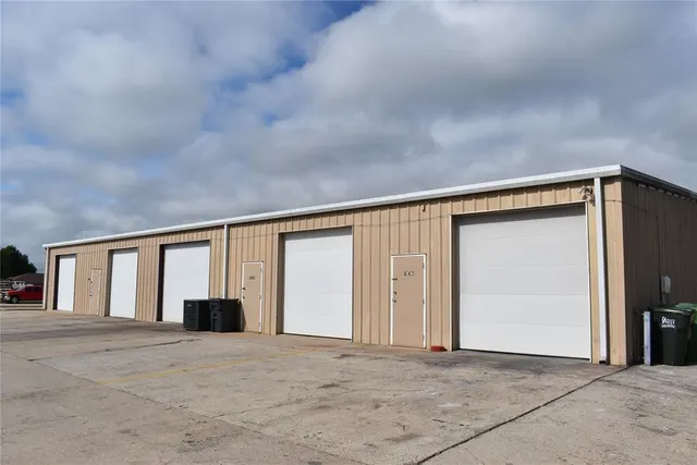 Photo 6 — 841 Industrial Drive, Yukon, OK 73099