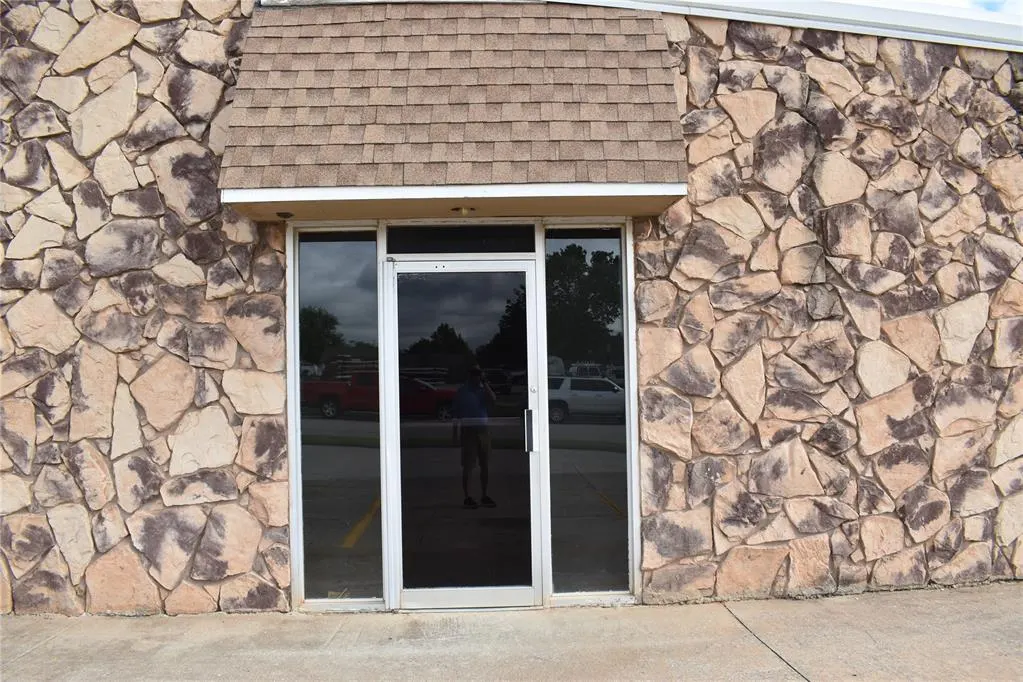 Photo 13 — 841 Industrial Drive, Yukon, OK 73099