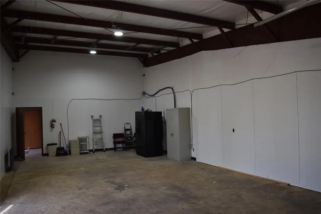 Photo 15 — 841 Industrial Drive, Yukon, OK 73099