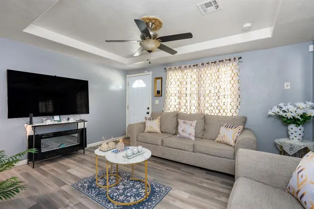 Photo 4 — 2443 SW 28th Street, Oklahoma City, OK 73108