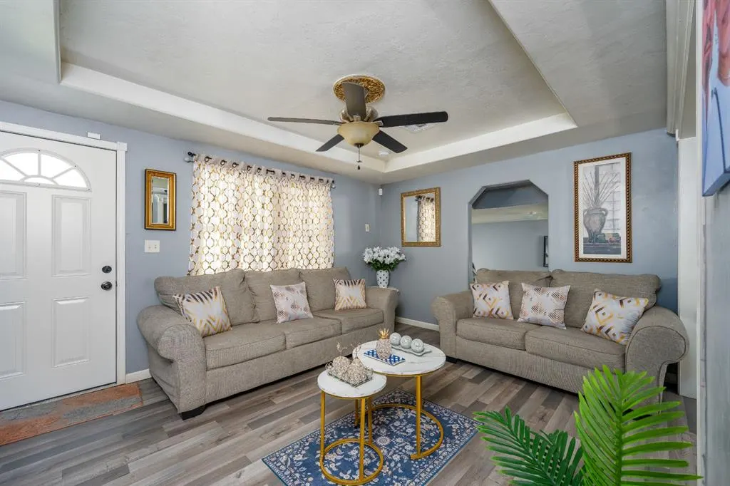 Photo 5 — 2443 SW 28th Street, Oklahoma City, OK 73108