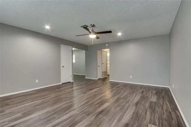 Photo 5 — 3916 SE 46th Street, Oklahoma City, OK 73135