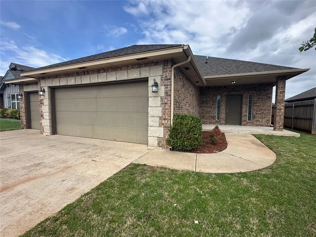 Photo 2 — 8017 NW 160th Terrace, Edmond, OK 73013