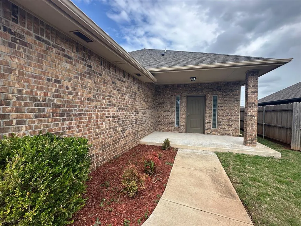 Photo 3 — 8017 NW 160th Terrace, Edmond, OK 73013