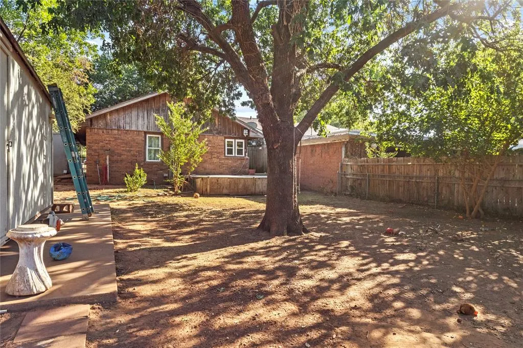 Photo 15 — 1511 Avant, Clinton, OK 73601