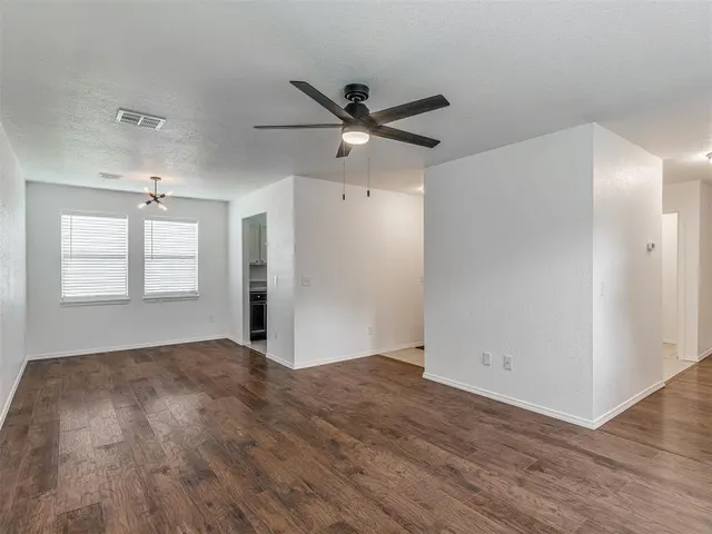 Photo 7 — 1608 NW 7th Street, Oklahoma City, OK 73106
