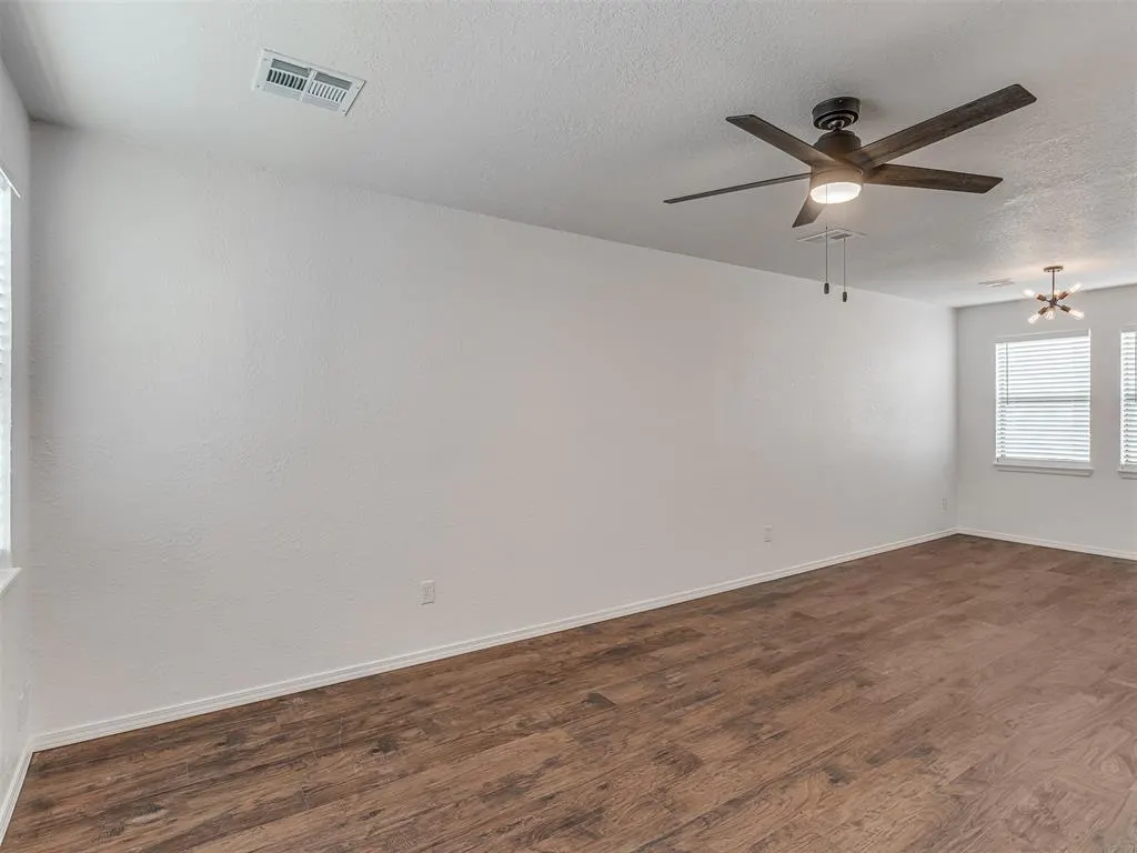 Photo 9 — 1608 NW 7th Street, Oklahoma City, OK 73106
