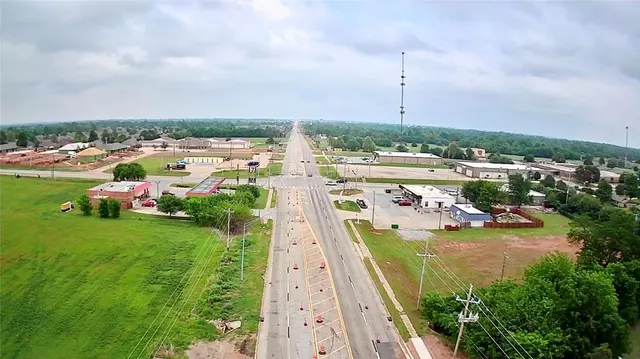 Photo 3 — 1724 W West Highway 152 Highway, Mustang, OK 73064