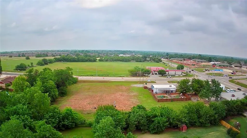 Photo 5 — 1724 W West Highway 152 Highway, Mustang, OK 73064