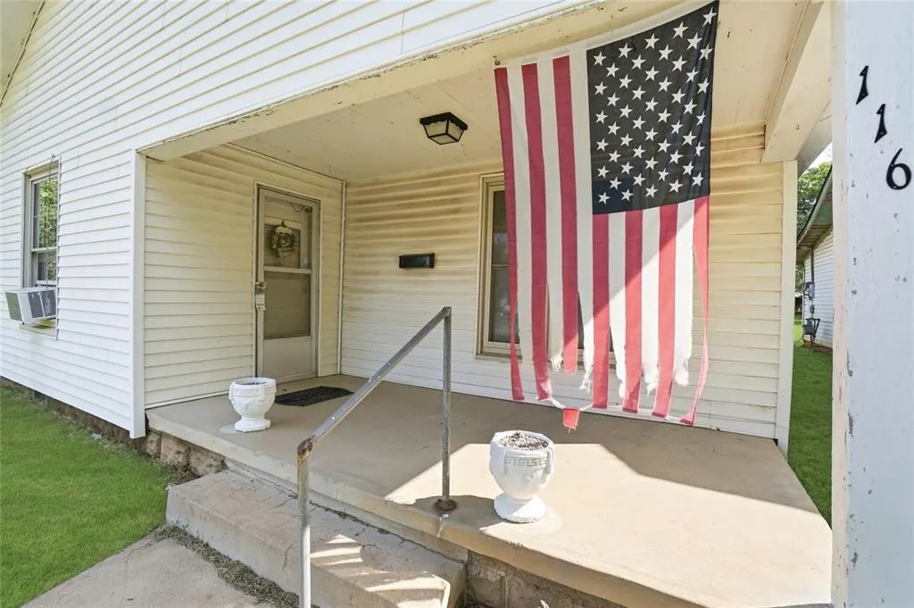 Photo 4 — 116 N Elm Street, Pauls Valley, OK 73075