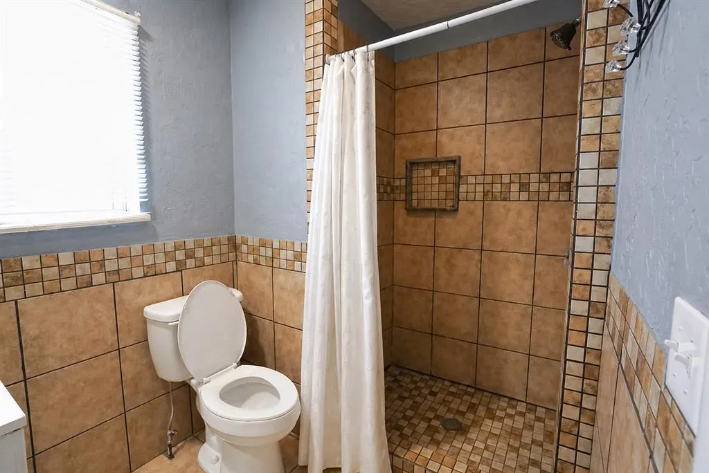 Photo 11 — 1909 W Modelle Avenue, Clinton, OK 73601