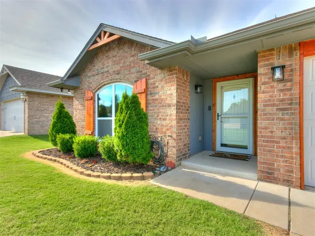 Photo 4 — 524 Talon Drive, Norman, OK 73072