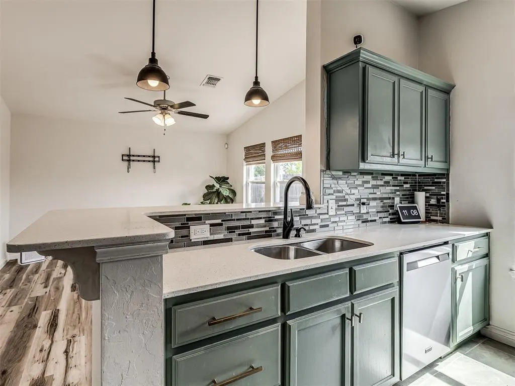 Photo 4 — 15120 Nightshade Drive, Oklahoma City, OK 73170