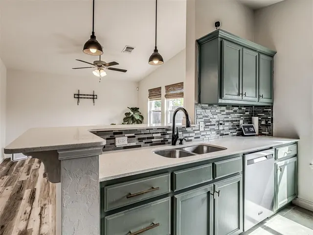 Photo 4 — 15120 Nightshade Drive, Oklahoma City, OK 73170