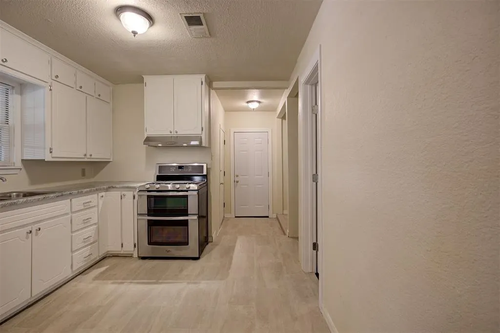 Photo 13 — 1440 Johnston Drive, Oklahoma City, OK 73119