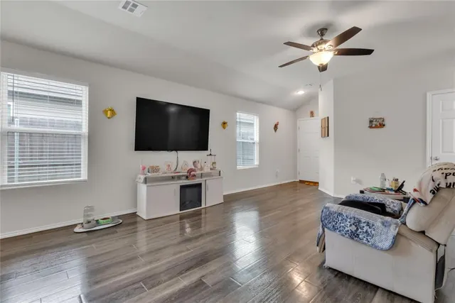 Photo 5 — 11625 Jude Way, Yukon, OK 73099