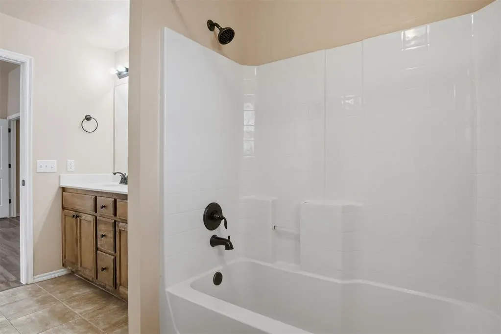Photo 13 — 628 Inverleith Circle, Yukon, OK 73099