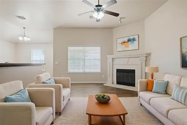 Photo 3 — 628 Inverleith Circle, Yukon, OK 73099