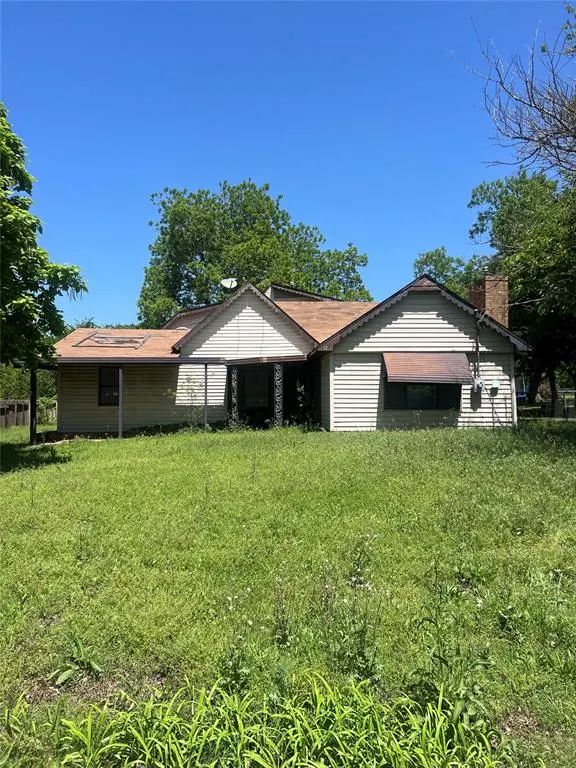 Front exterior — 12 W Grant Street, Agra, OK 74824