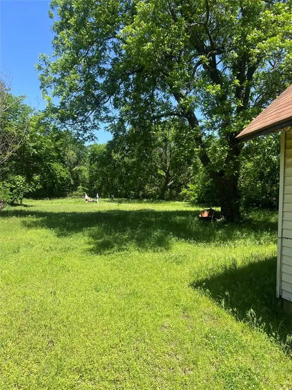 Photo 3 — 12 W Grant Street, Agra, OK 74824