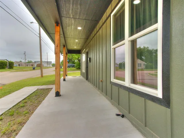 Photo 4 — 605 W Franklin Street, Shawnee, OK 74804