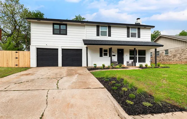 Front exterior — 2912 Willow Creek Drive, Norman, OK 73071