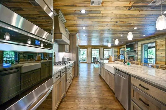 Photo 5 — 1700 Pine Hills Road, Broken Bow, OK 74728