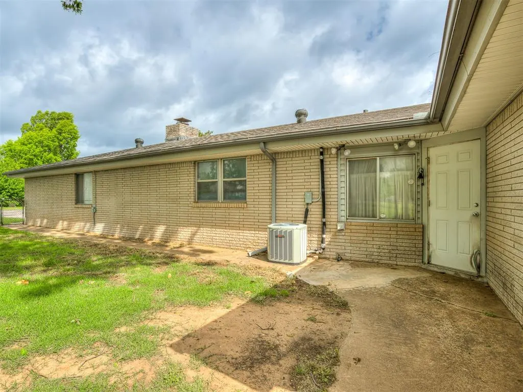 Photo 40 — 508 E Main St, Tuttle, OK 73089
