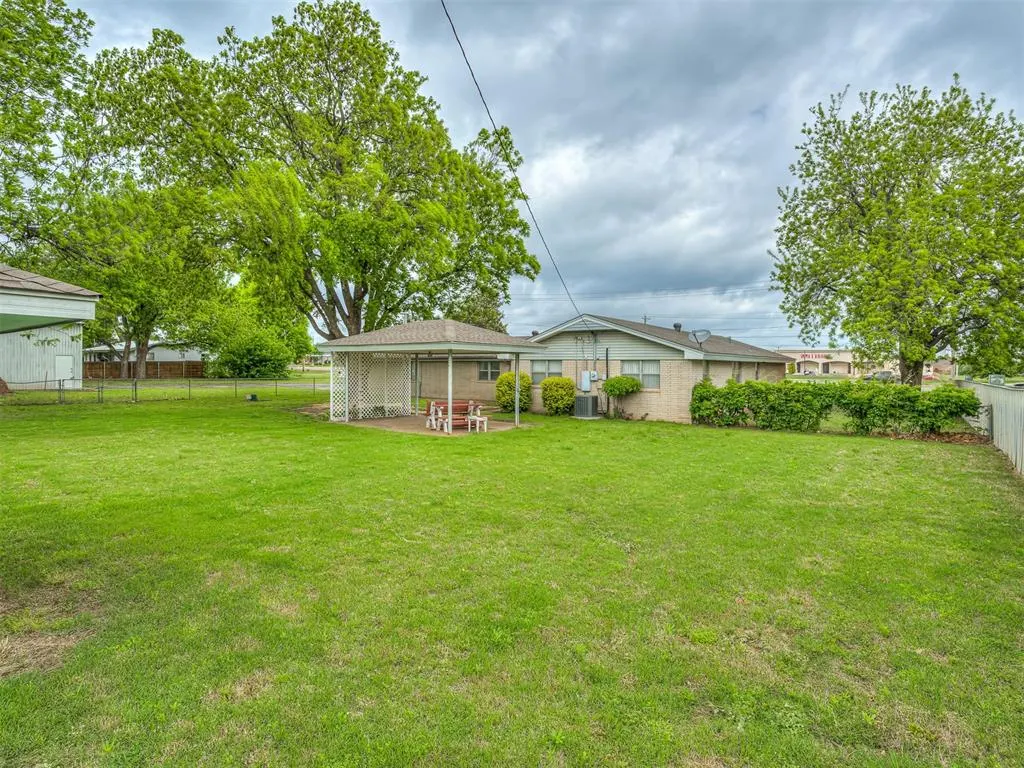 Photo 41 — 508 E Main St, Tuttle, OK 73089