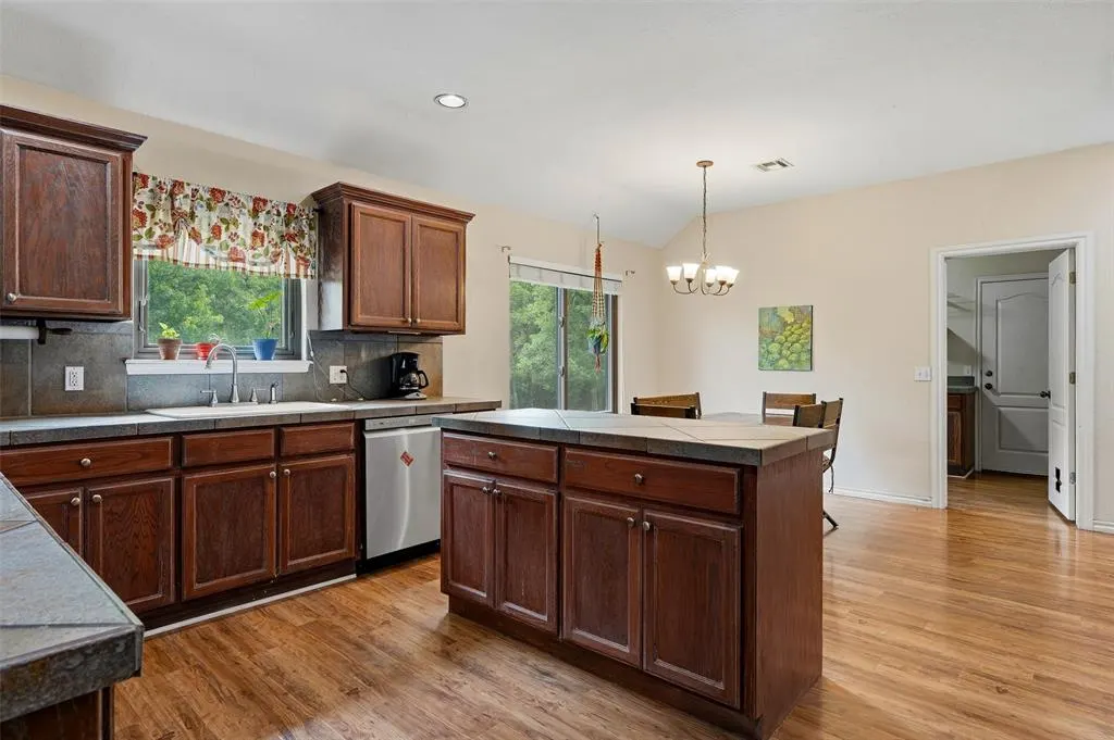 Photo 12 — 10000 Hunters Way, Edmond, OK 73034