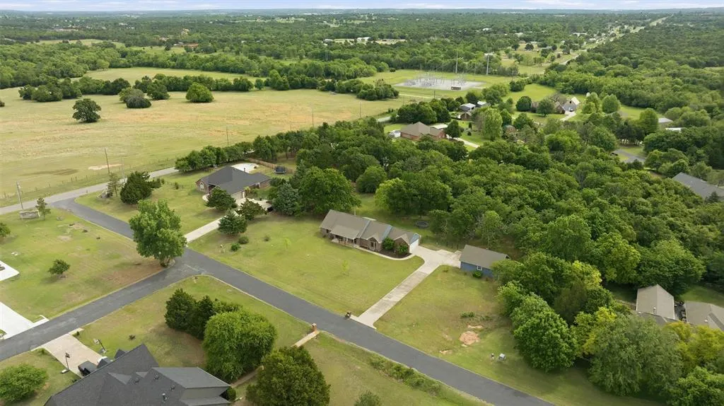 Photo 42 — 10000 Hunters Way, Edmond, OK 73034