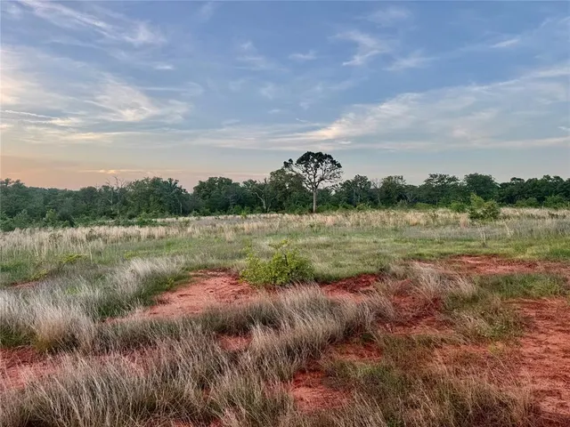 Photo 2 — 18621 Deercreek Road, Lexington, OK 73051