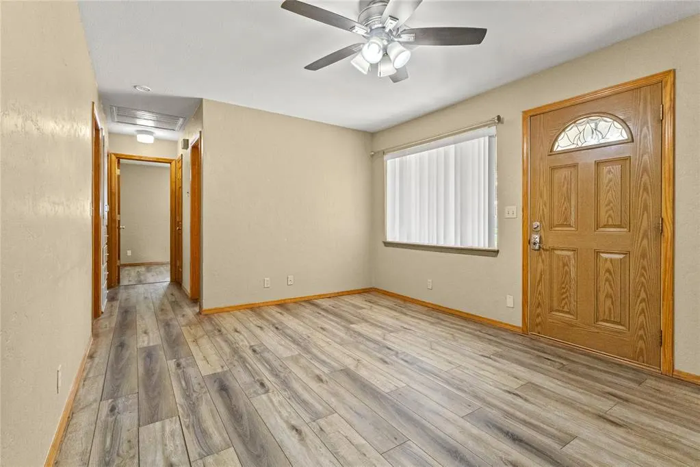 Photo 6 — 609 W 10th Street, Cordell, OK 73632