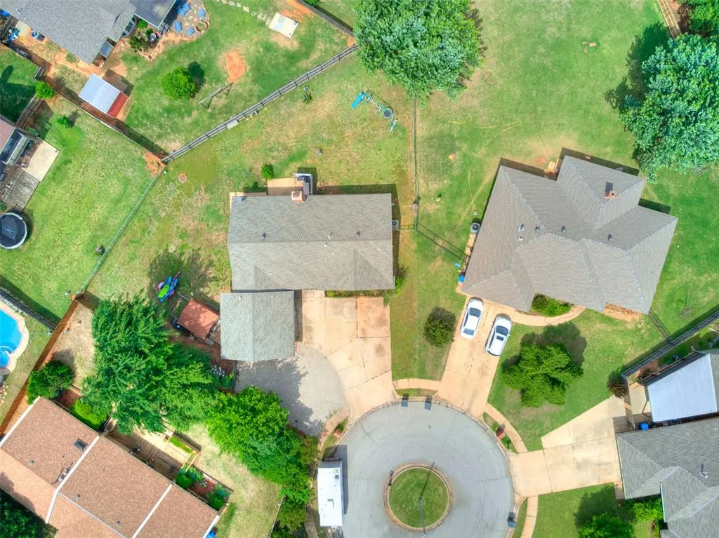 Photo 7 — 2202 Ashland Court, Norman, OK 73071