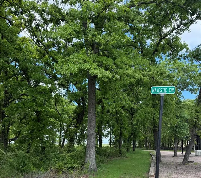 Photo 2 — Majestic Circle, Kingston, OK 73439