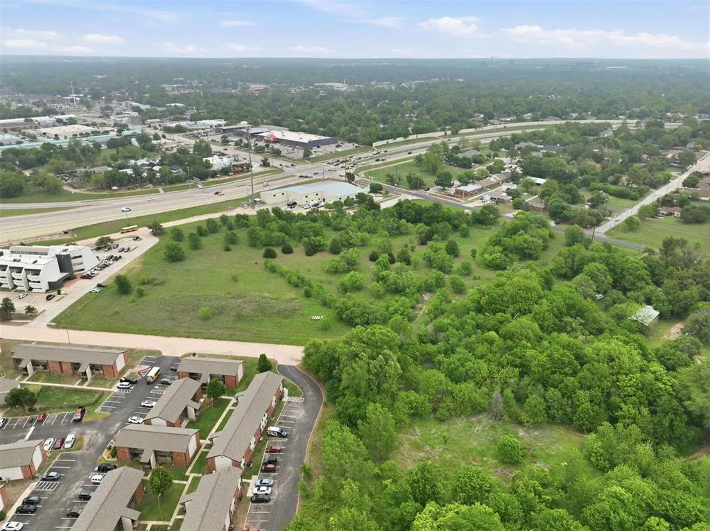 Photo 6 — 1 SW Van Buren Street, Norman, OK 73072