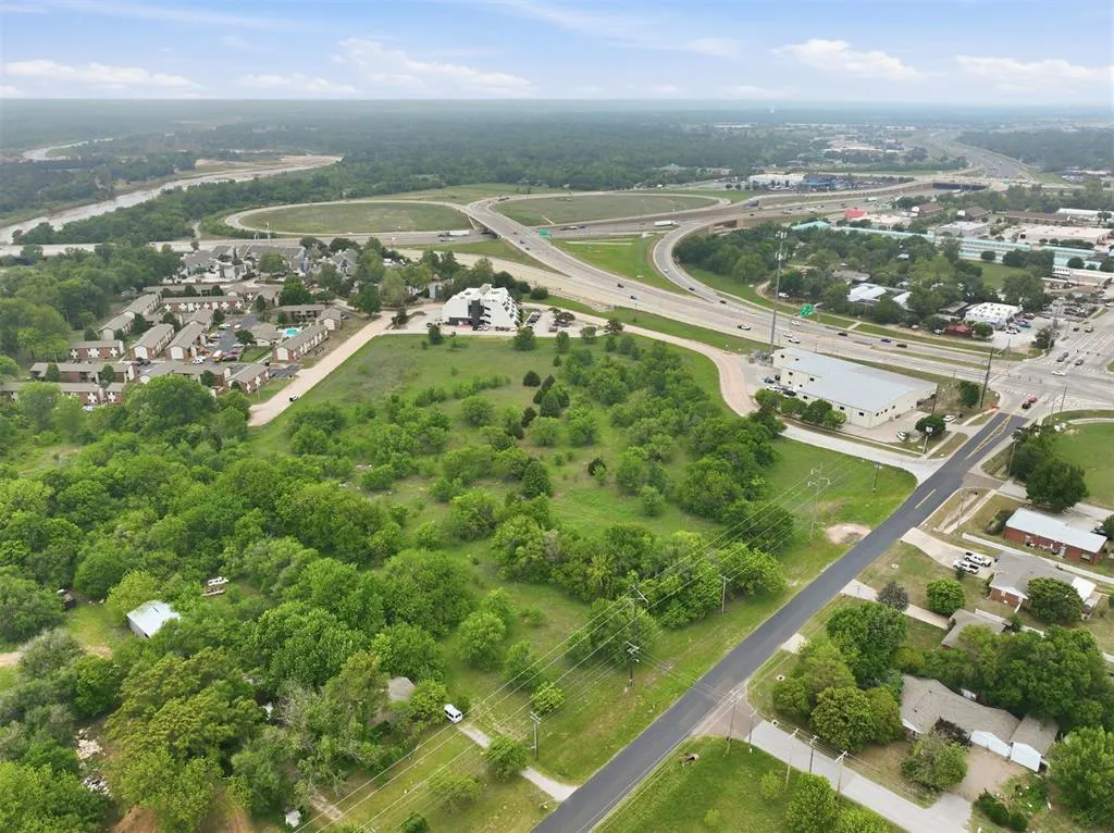 Photo 7 — 1 SW Van Buren Street, Norman, OK 73072