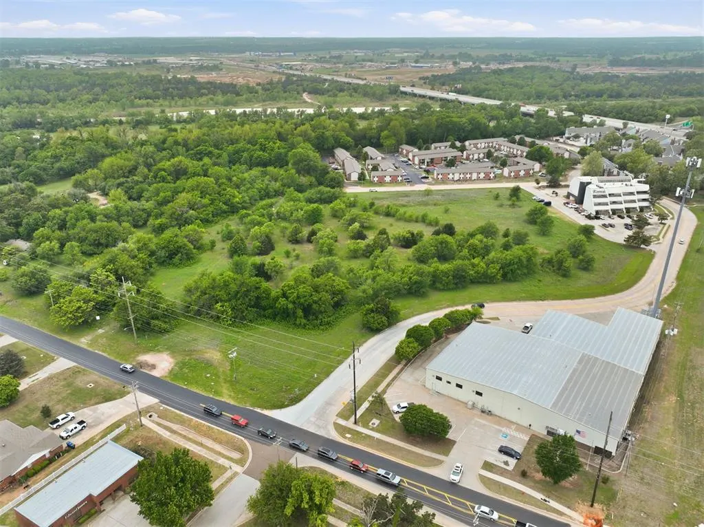 Photo 17 — 1 SW Van Buren Street, Norman, OK 73072