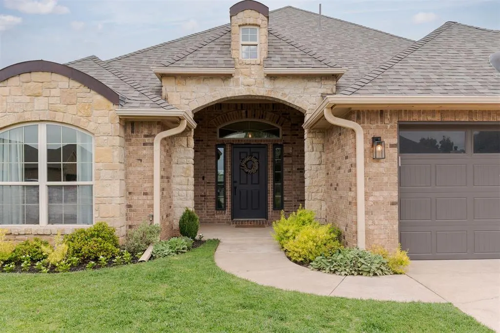 Photo 2 — 1621 NW 163rd Street, Edmond, OK 73013