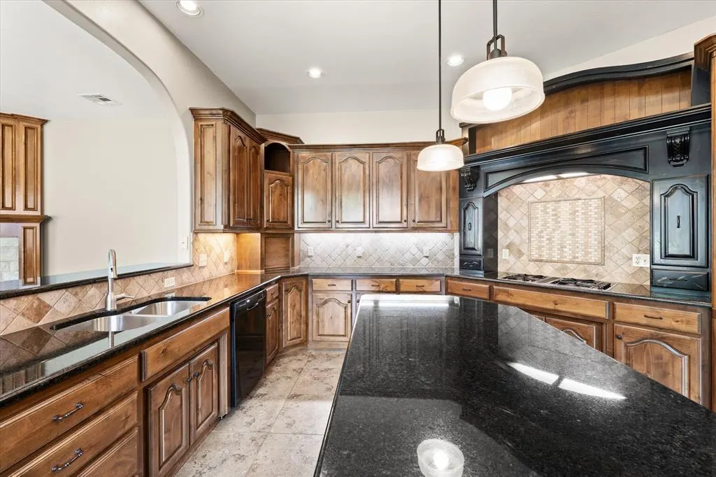 Photo 13 — 525 Celtic Court, Edmond, OK 73025