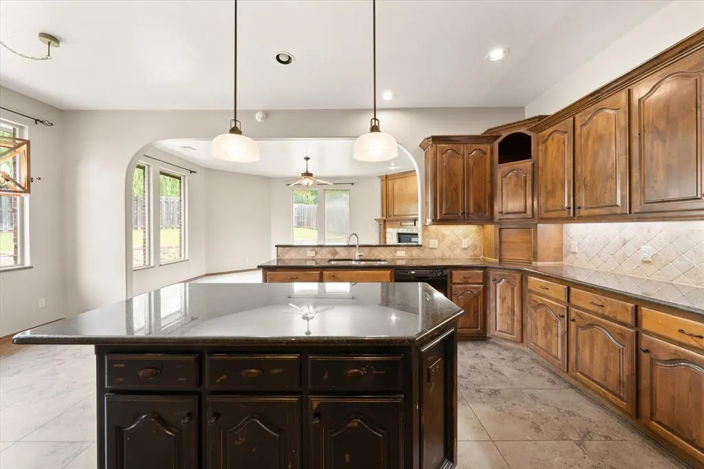 Photo 17 — 525 Celtic Court, Edmond, OK 73025