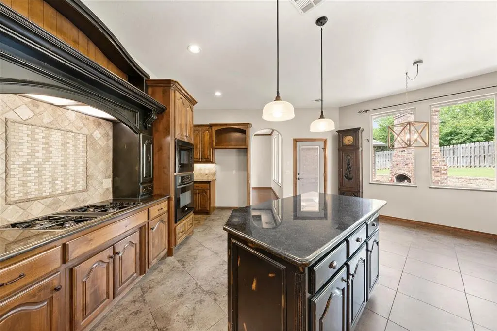 Photo 18 — 525 Celtic Court, Edmond, OK 73025