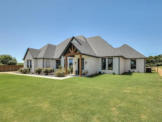 Photo 3 — 10609 Quail Reserve Road, Oklahoma City, OK 73173