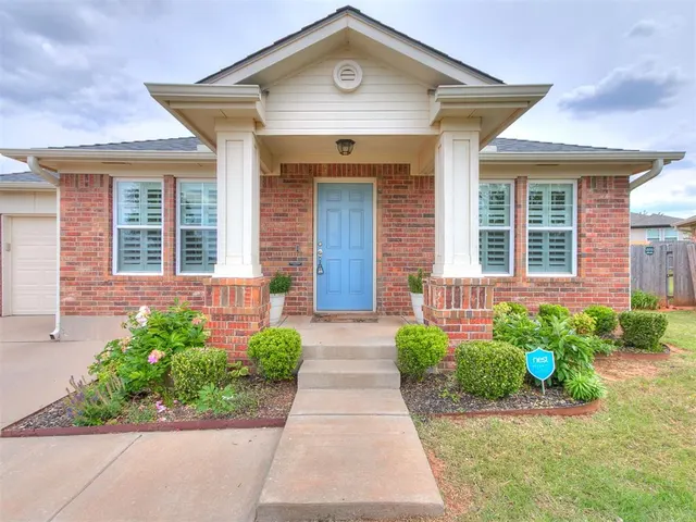 Photo 2 — 906 Butterfly Way, Norman, OK 73069
