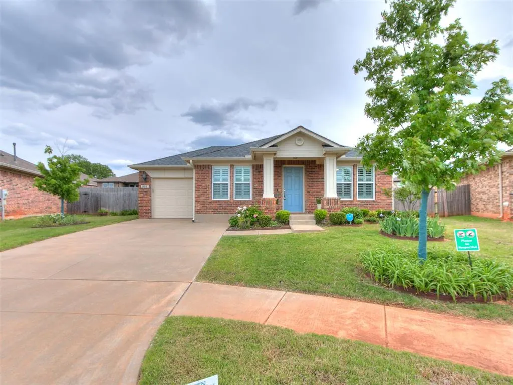 Photo 3 — 906 Butterfly Way, Norman, OK 73069